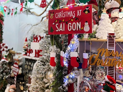 [Order 3-5 ngày] Bảng treo cửa Noel 4 tất đỏ Christmas at... theo yc [Bằng gỗ] BANGTREO-NOEL-02